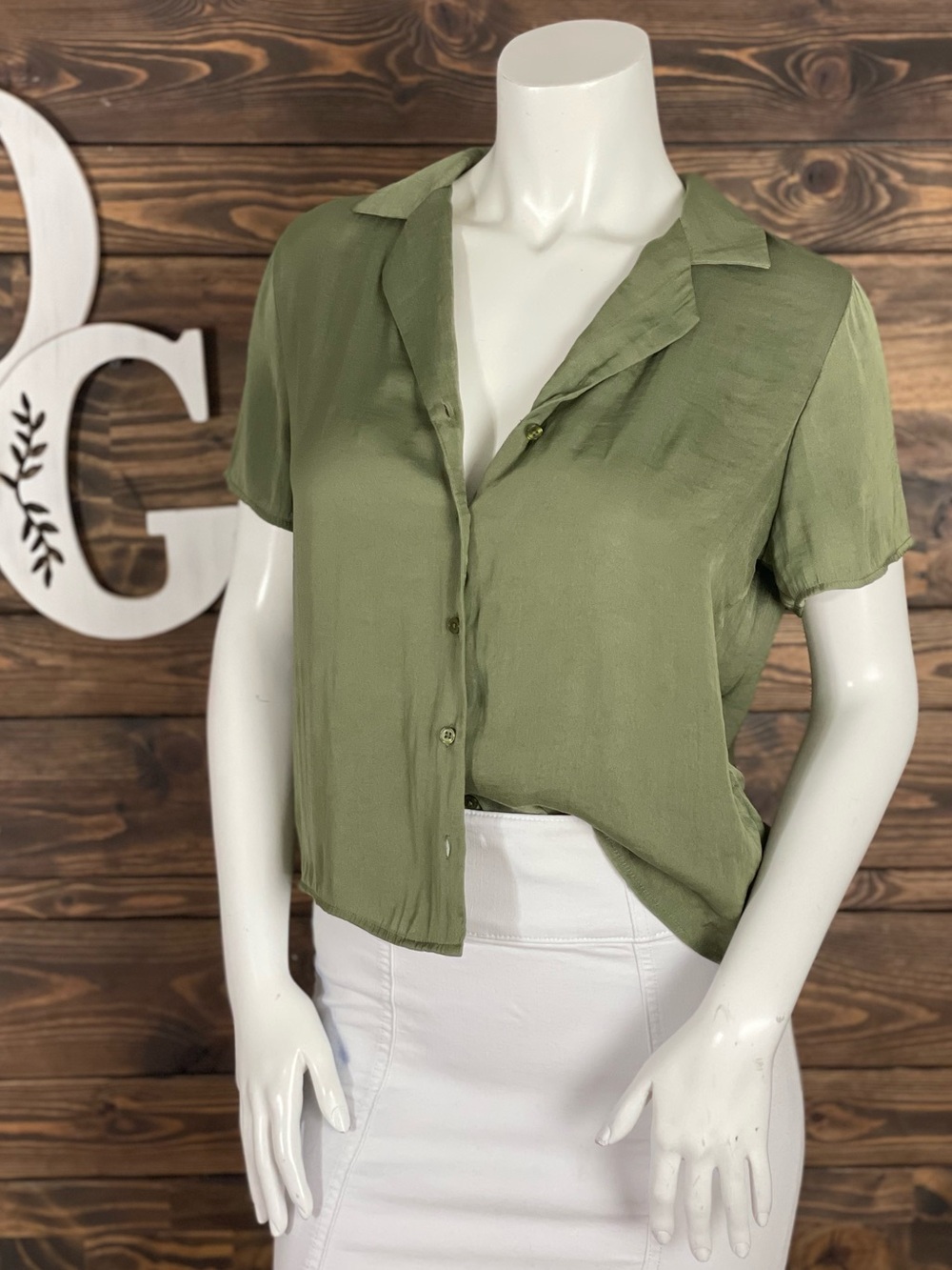 Rachel Roy | Satin Lightweight Olive Green Button Front Button Down Collard Top